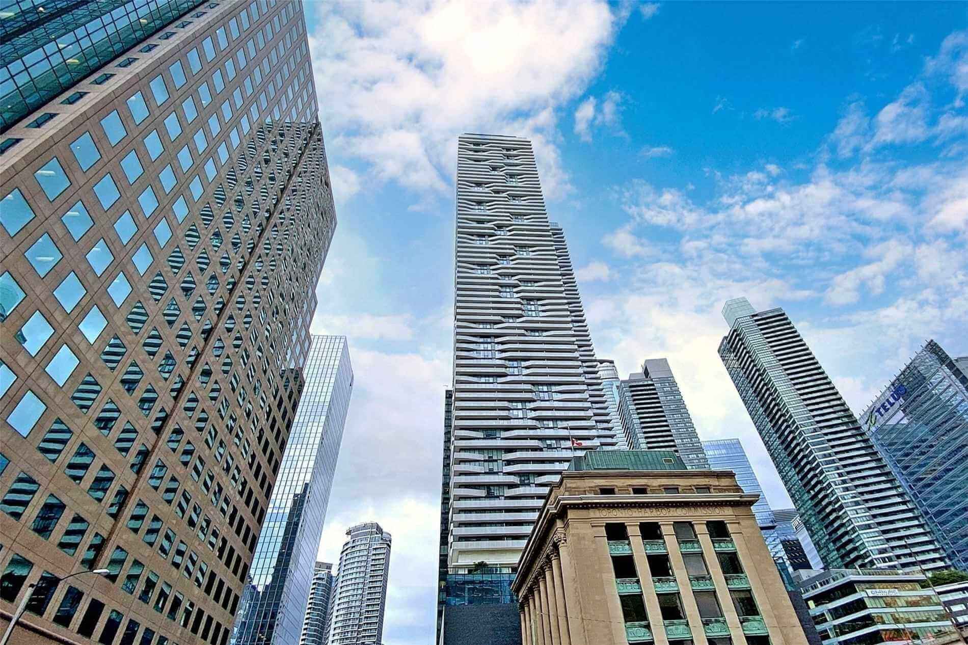 Harbour Plaza Residences East tallest condo in toronto