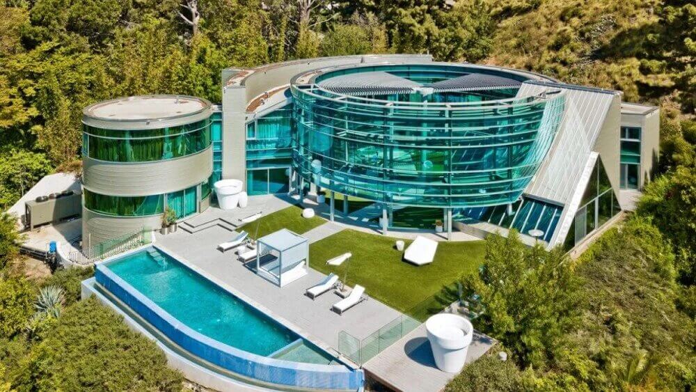Justin Bieber Home-  Beverly Hills Abode 