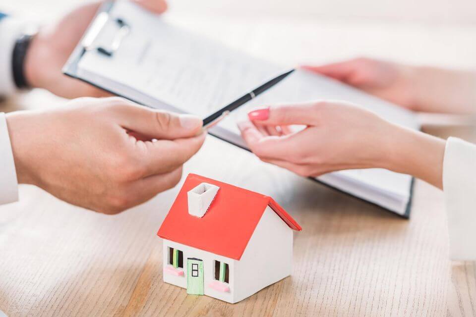 Unravelling Fixed Vs Variable Interest Rate Mortgage in Canada