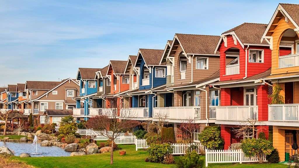 Experts Predictions on Canadian Provincial Housing 