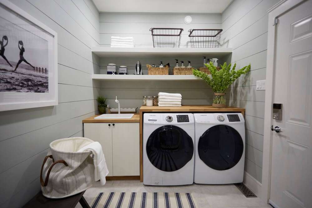 Techniques for Tidy Laundry Room in Canada